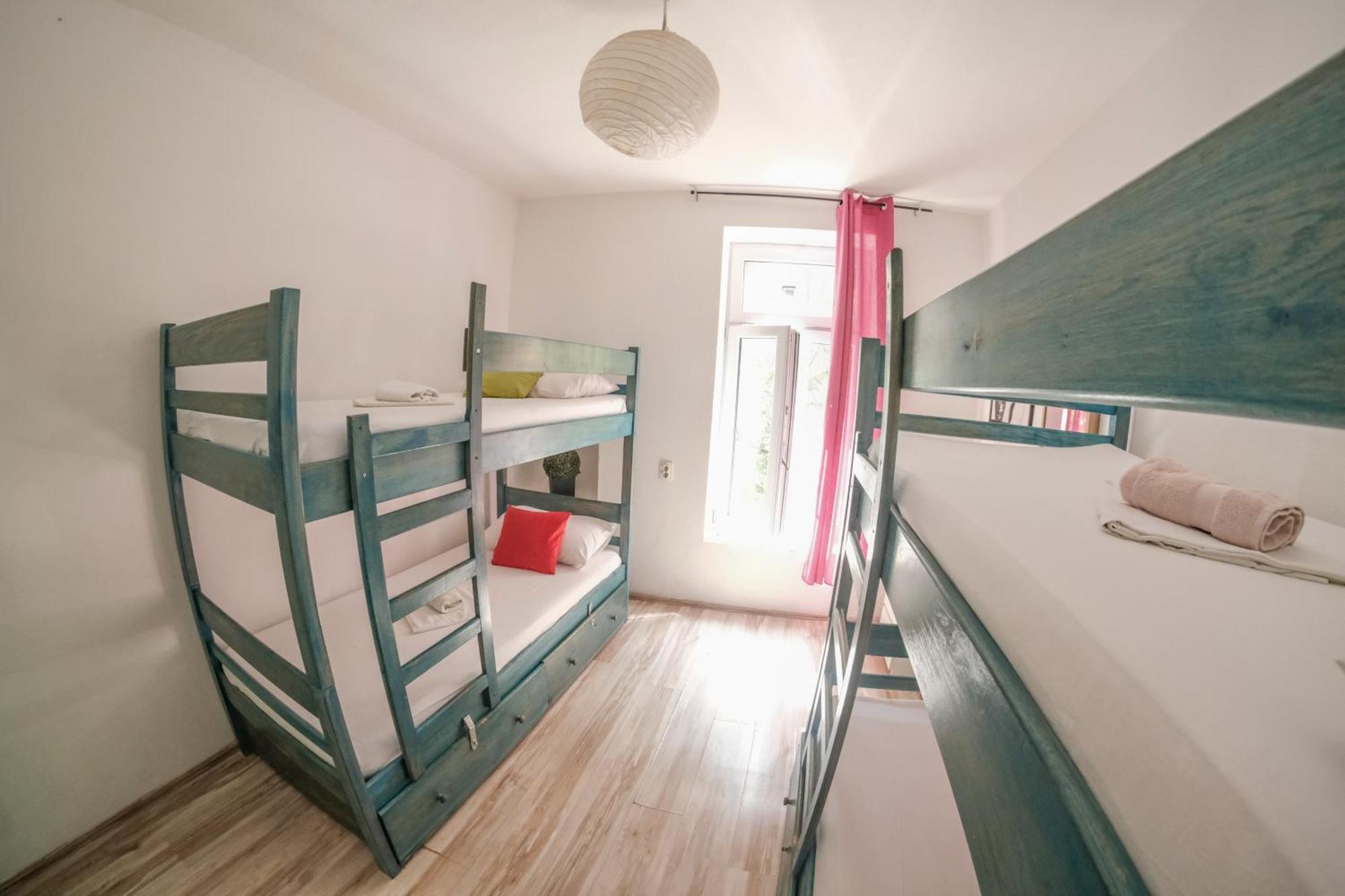 White Rabbit Hostel Đảo Hvar Ngoại thất bức ảnh