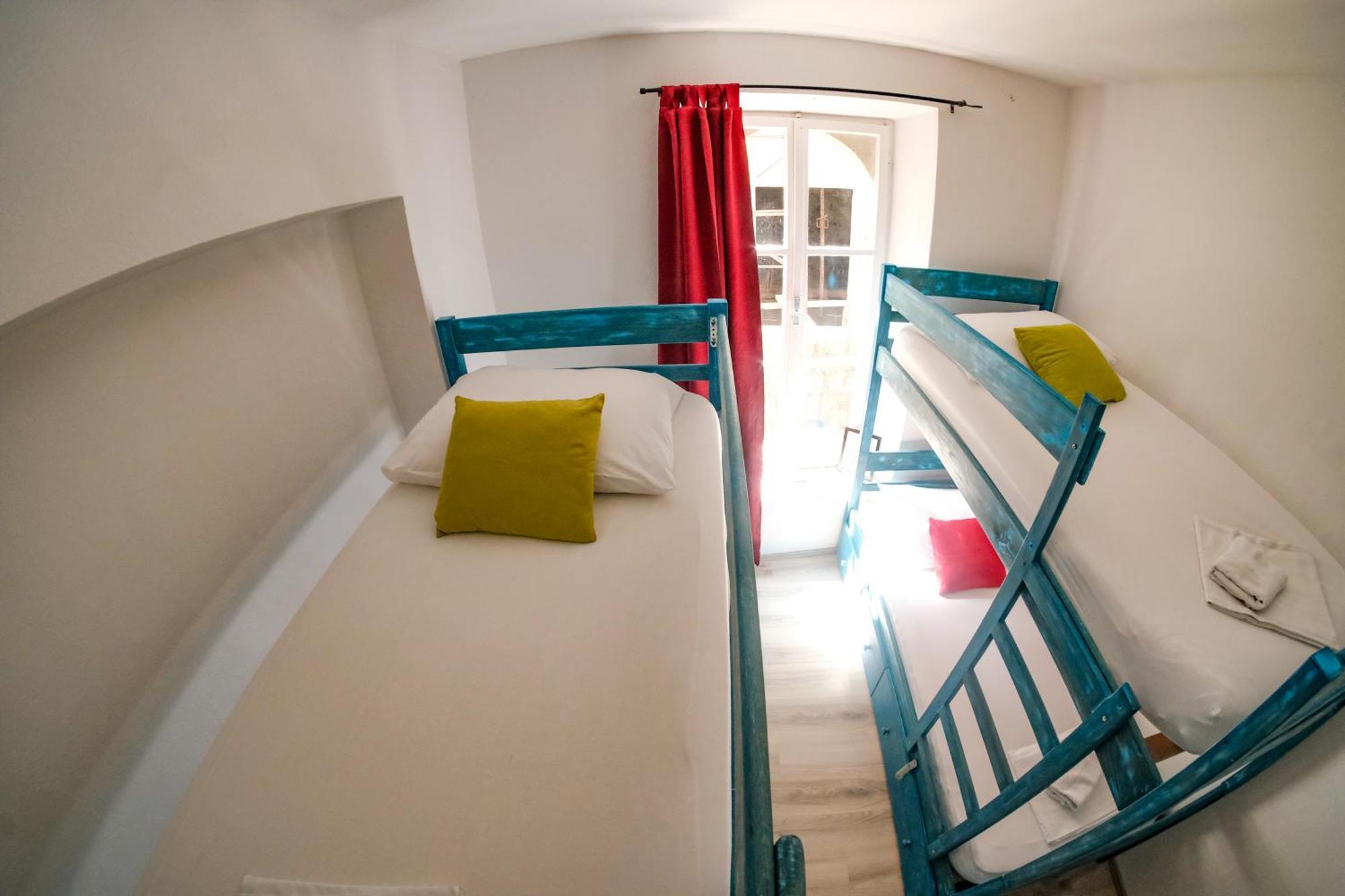 White Rabbit Hostel Đảo Hvar Ngoại thất bức ảnh