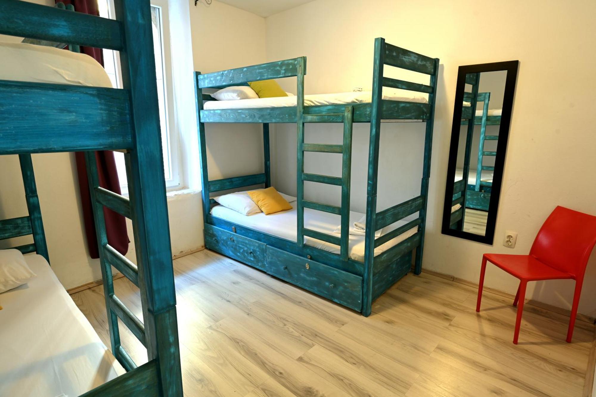 White Rabbit Hostel Đảo Hvar Ngoại thất bức ảnh