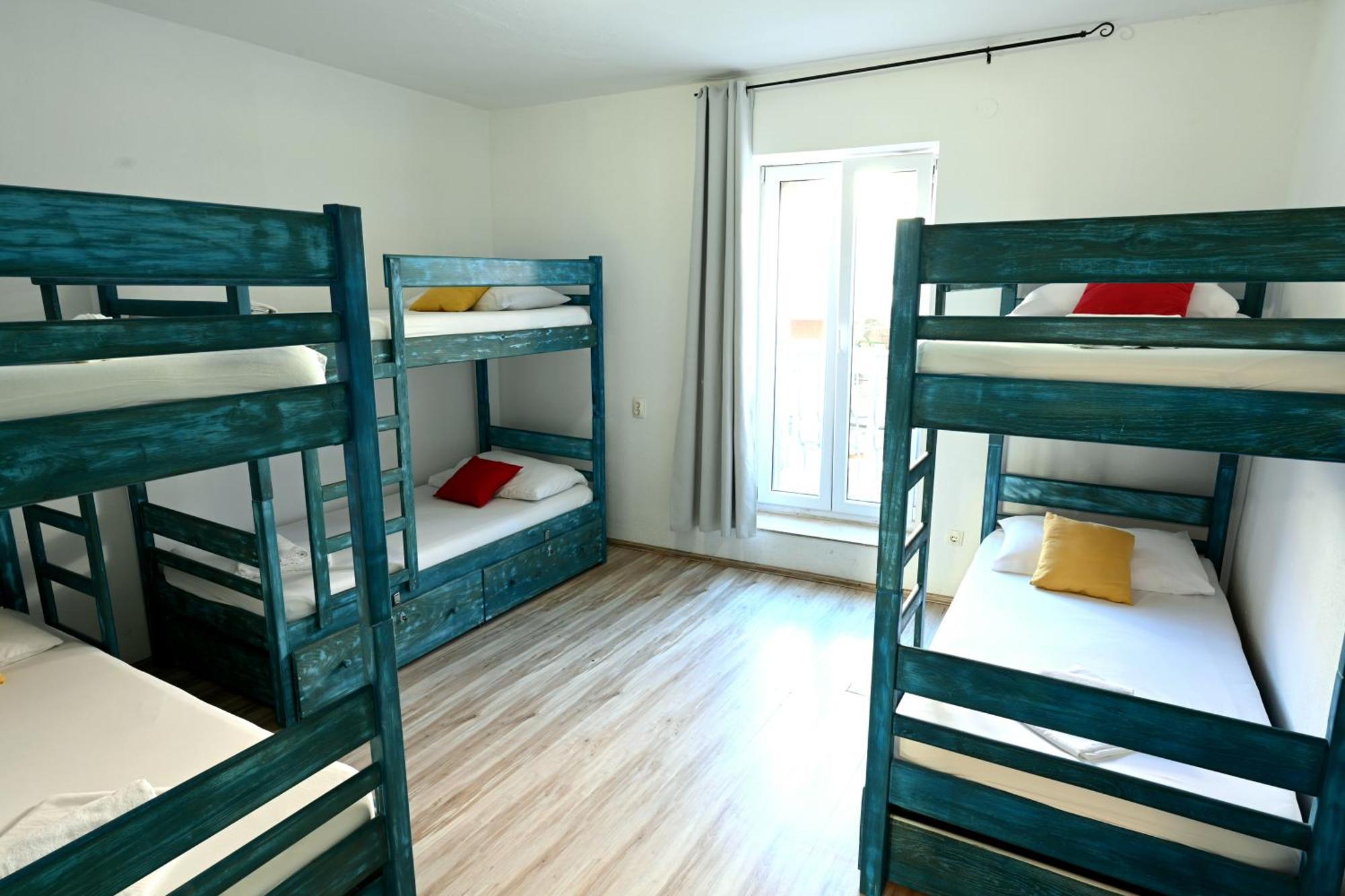 White Rabbit Hostel Đảo Hvar Ngoại thất bức ảnh